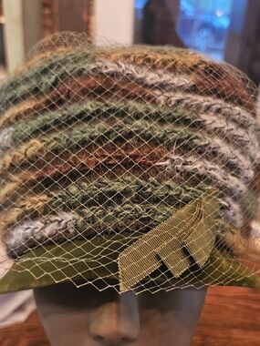 Vintage Women's Multicolor Knit Hat with Decorative Veil
